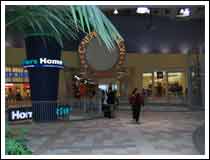 Cineplex Odeon: 1/60 sec., F2.8 and ISO 50, with Flash (File size: 1.6 MB)