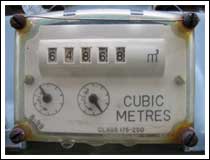 Hydro Meter: 1/100 sec., F2.8, Macro ON, and ISO 50 (File size: 1.3 MB)