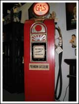 Premium Gasoline: 1/60 sec., F2.8 and ISO Auto (File size: 1.4 MB)