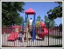 Children's Playground: 1/180 sec., F6.7 and ISO 50 (File size: 1.0 MB)