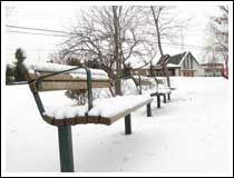 Benches: 1/100 sec., F5, +1EV and ISO 50 (File size: 1.4 MB)
