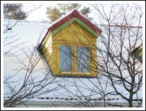 Yellow Window: 1/125 sec., F5 and ISO 50 (File size: 1.2 MB)