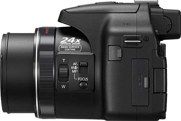 Panasonic LUMIX DMC-FZ150 Side View